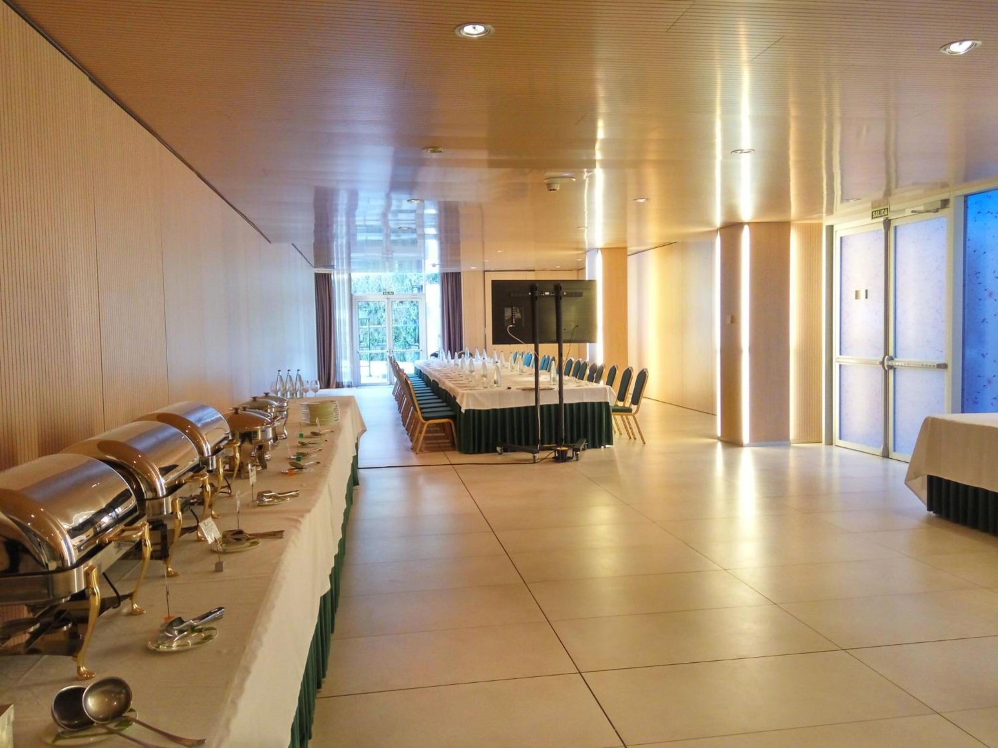 Hotel Jardines De Uleta Suites Vitoria-Gasteiz Eksteriør billede