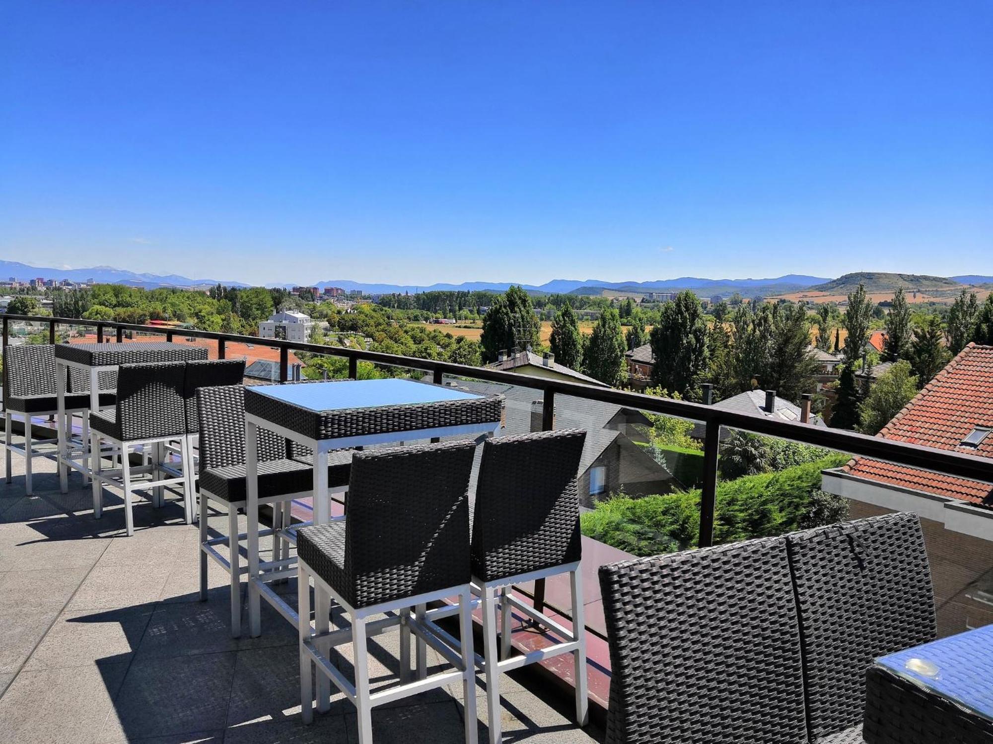 Hotel Jardines De Uleta Suites Vitoria-Gasteiz Eksteriør billede