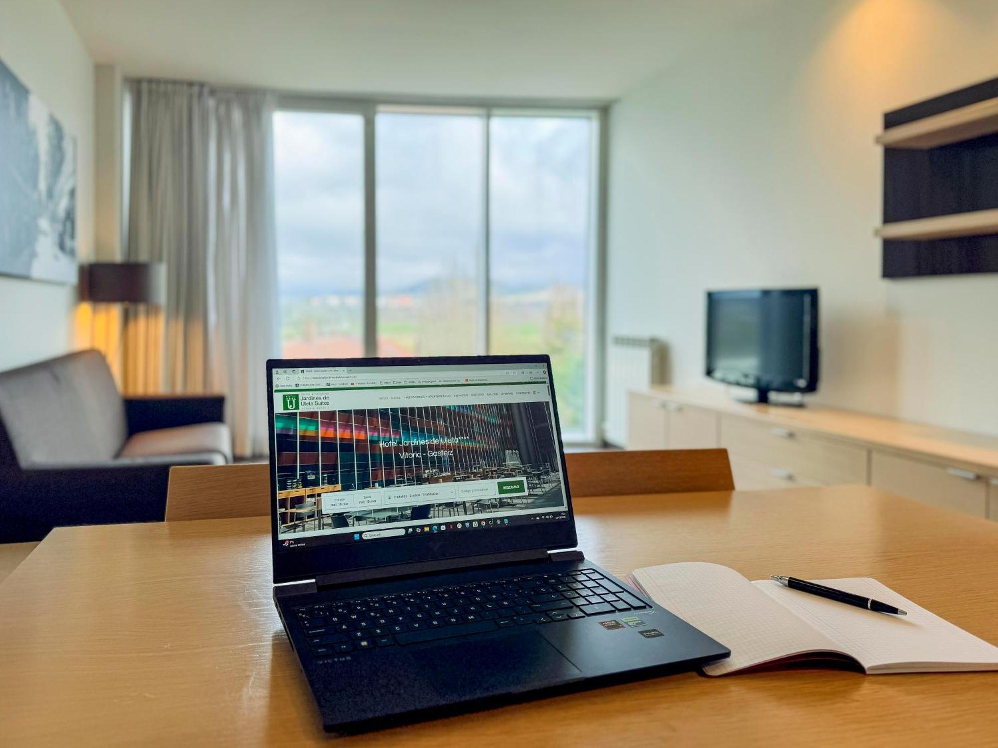 Hotel Jardines De Uleta Suites Vitoria-Gasteiz Eksteriør billede
