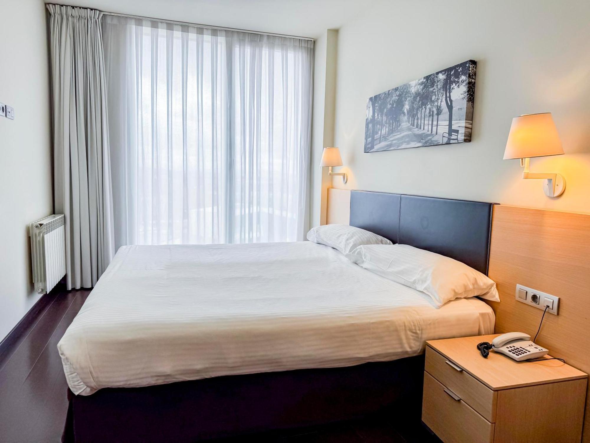 Hotel Jardines De Uleta Suites Vitoria-Gasteiz Eksteriør billede