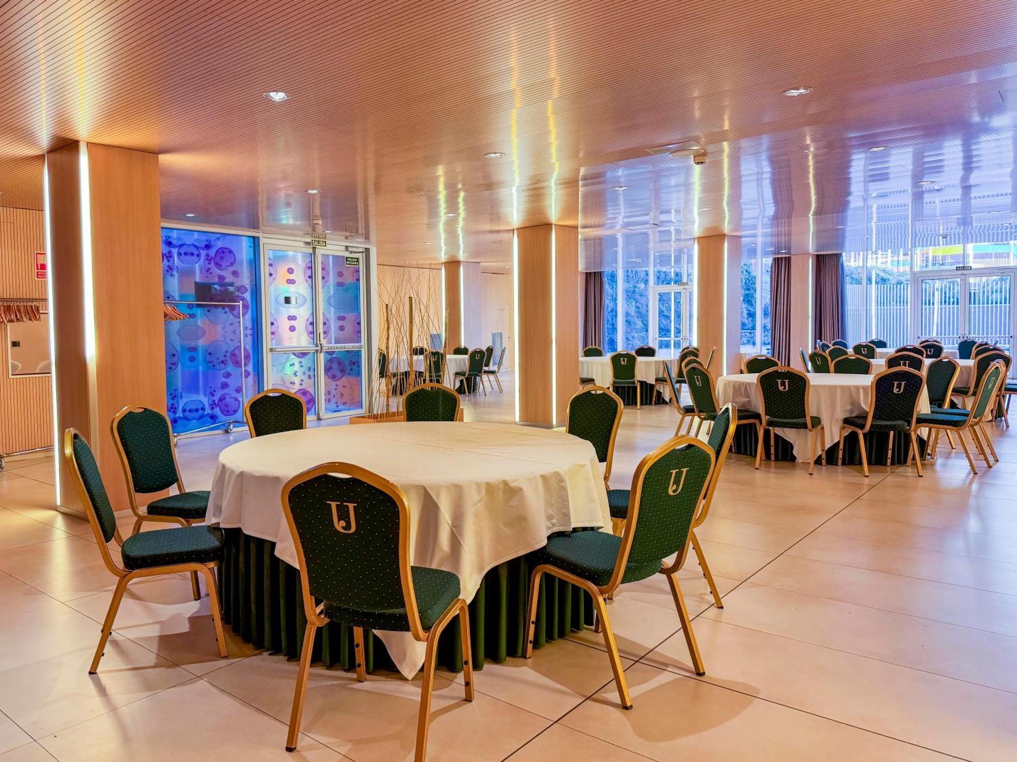 Hotel Jardines De Uleta Suites Vitoria-Gasteiz Eksteriør billede