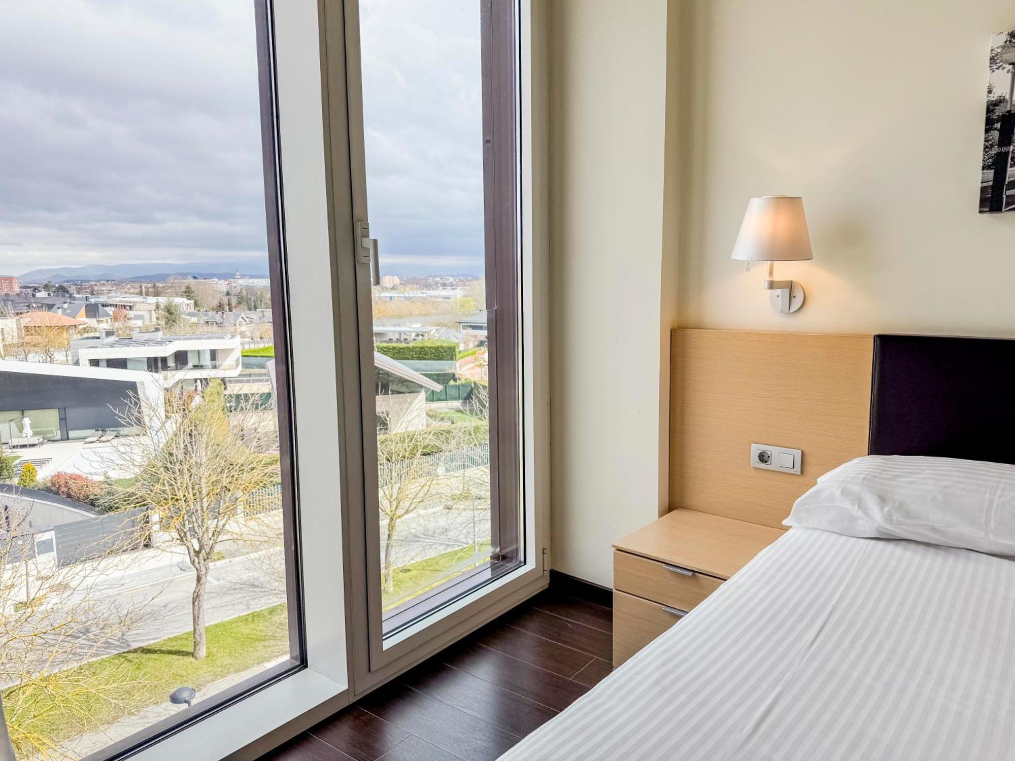 Hotel Jardines De Uleta Suites Vitoria-Gasteiz Eksteriør billede