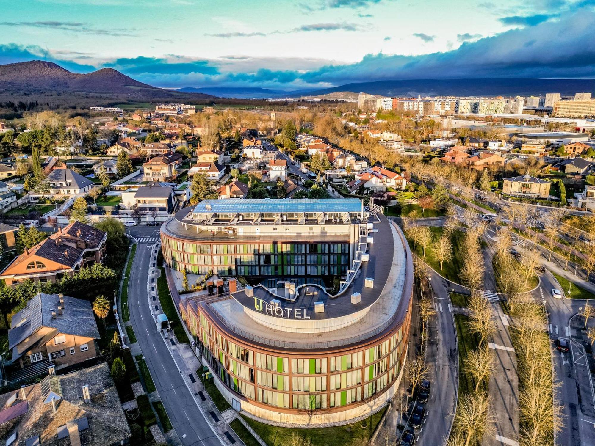 Hotel Jardines De Uleta Suites Vitoria-Gasteiz Eksteriør billede
